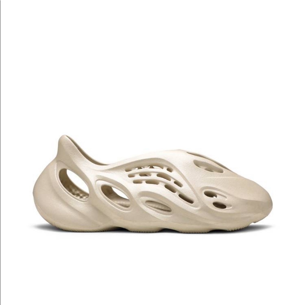 Adidas yeezy foam RNNR sand